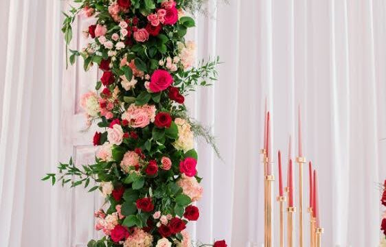 Bright-pink-reception-stage