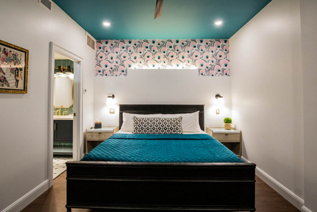 The-Star-on-Spring-Standard-Room-10-Bed-Front-2